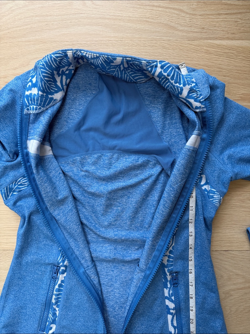 Lululemon Women's Zip-Front Active Jacket with Patterned Trim - Picture 8 of 11